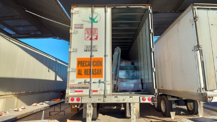 Detienen a chofer de tráiler por transportar a migrantes africanos en carretera de Sonora