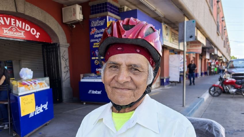 'Pistolín' muestra a la gente parte de Ciudad Obregón con su mototaxi