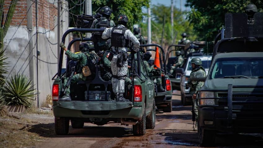 Violencia en Sinaloa: Caen tres tras enfrentamiento con militares y aseguran arsenal