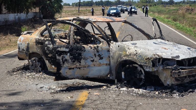Enfrentamiento armado  provoca bloqueos y deja tres militares heridos en Navolato
