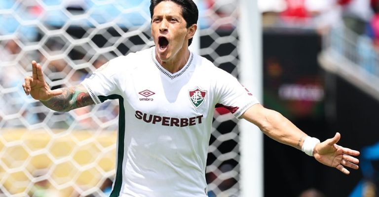 Cano festeja el tanto de la victoria