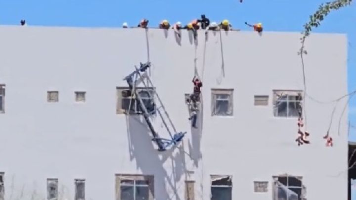 Trabajadores quedan colgados de andamios en construcción del hospital del IMSS en Navojoa