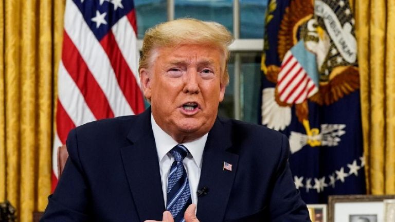 Trump anuncia restricciones migratorias y prohíbe la entrada a ciudadanos de 12 países