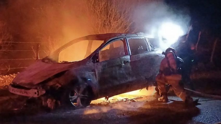 Código Rojo en Ciudad Obregón: Voraz incendio consume vehículo y moviliza a los Bomberos