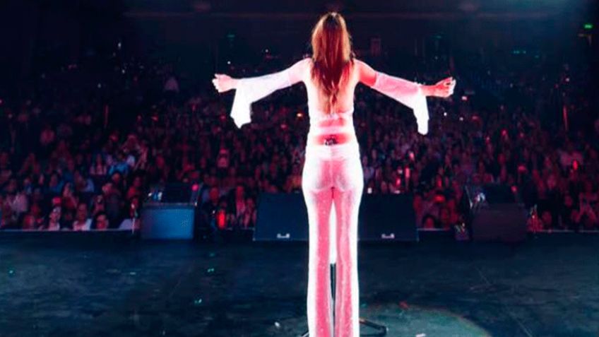 Majo Aguilar recibe emotiva sorpresa en su cumpleaños durante show en el Metropólitan