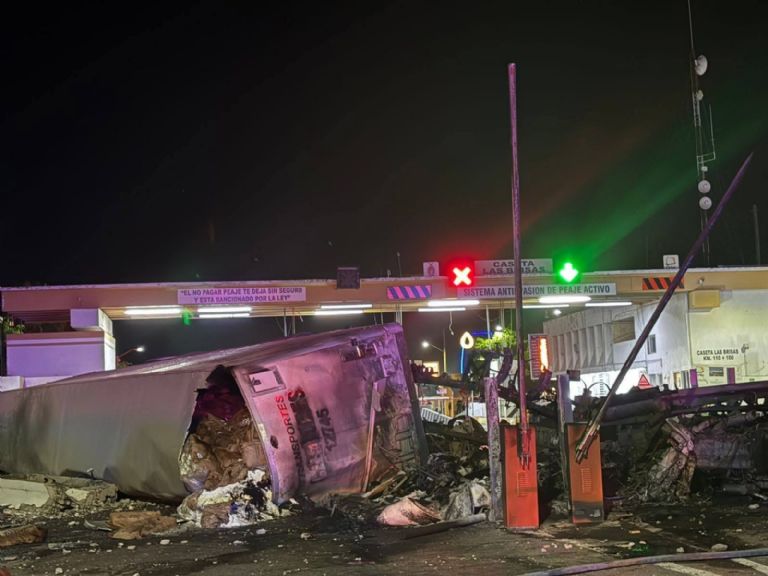 El accidente en la casera de Sinaloa dejó un saldo de tres muertos. Foto: Facebook