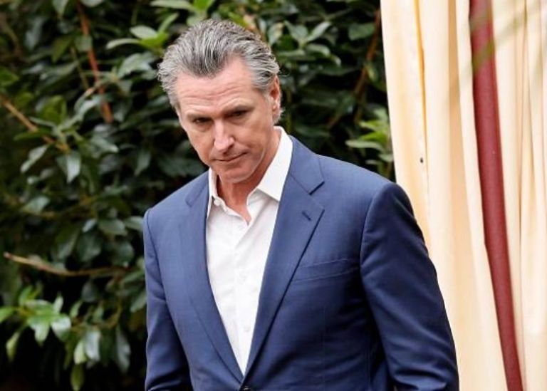 Gavin Newsom está en desacuerdo con Donald Trump