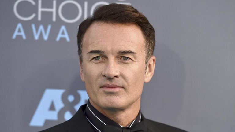 Confirman causa de muerte de Julian McMahon
