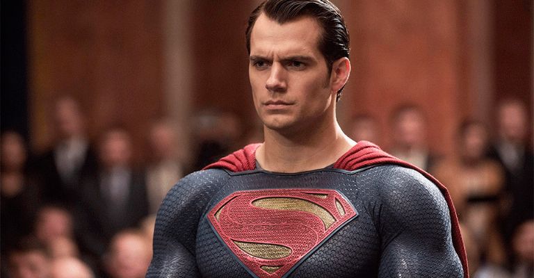 Henry Cavill se lesiona y retrasa las grabaciones de Highlander