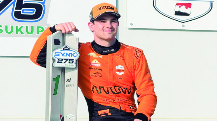 La bandera de México en lo más alto: ‘Pato’ O’Ward conquista el circuito de Iowa