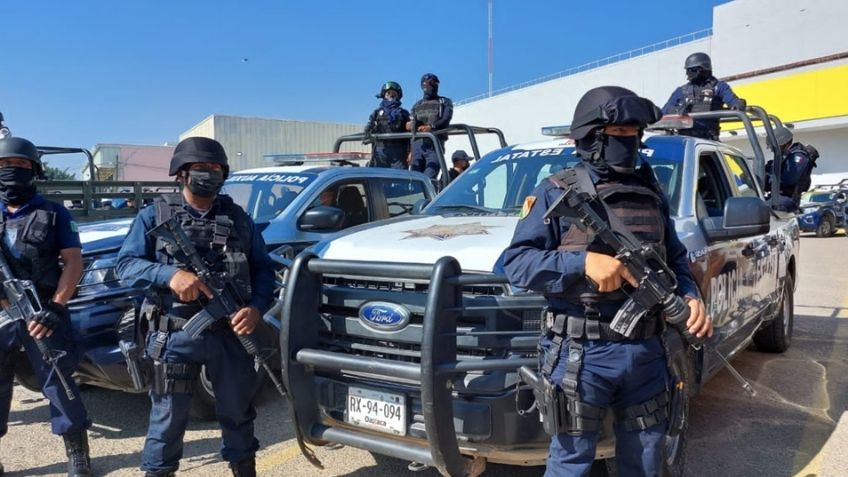 Condenan a policías por humillar a sospechosa de robo en Oaxaca; la exhibirían sin prendas