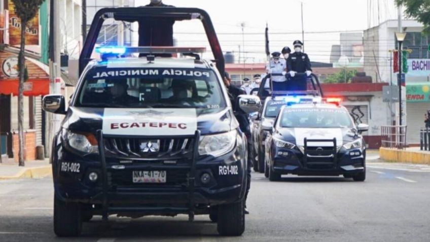 Presuntos ladrones son golpeados por gente de Ecatepec, Edomex; autoridades los salvan