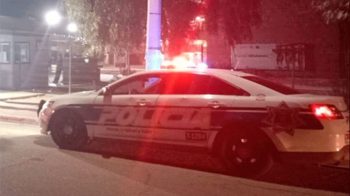 Violento: Hombre es atacado a balazos tras emboscada afuera de su casa en Mexicali