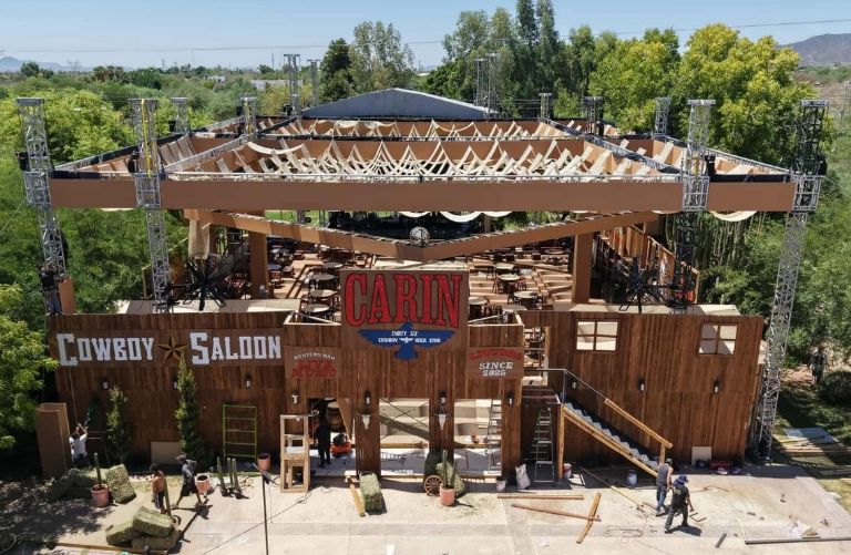 Carín León celebra su cumpleaños en Hermosillo