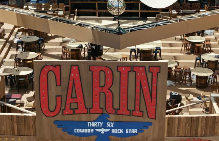 Carín León celebra su fiesta de cumpleaños