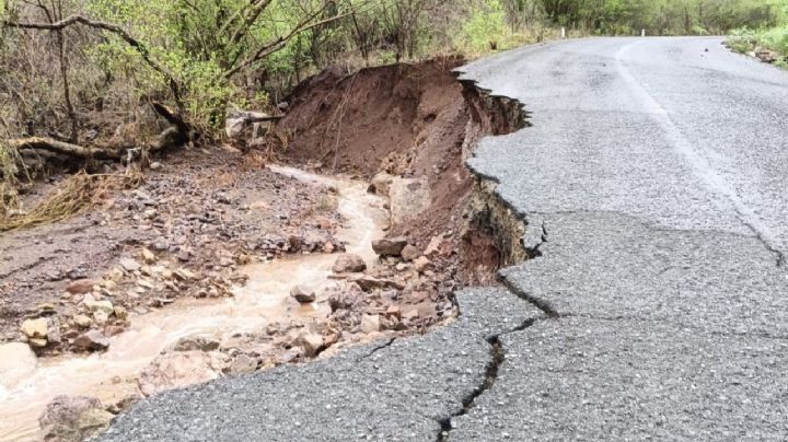 Lluvias destrozan caminos rurales en Álamos