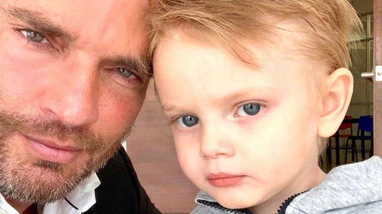 Julián Gil tiene años sin poder convivir con su hijo menor, Matías