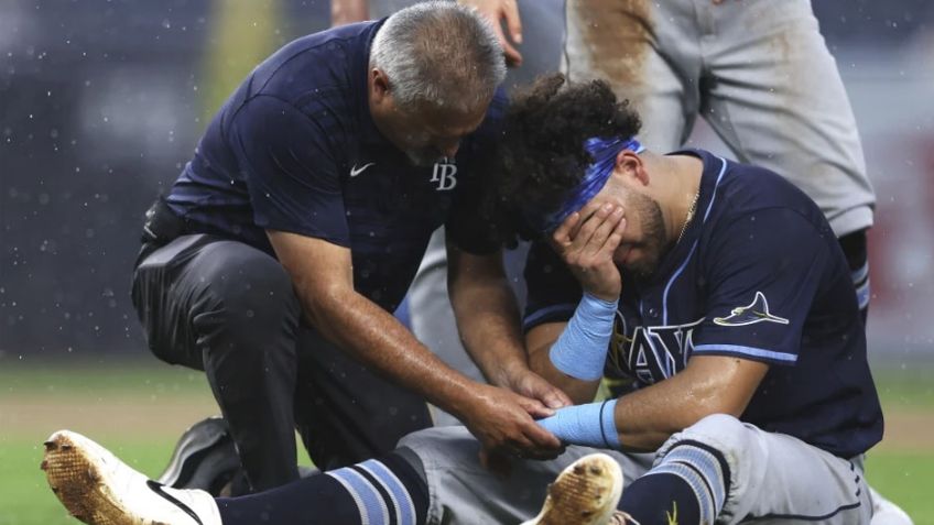 Mexicanos, mal y de malas en MLB: Jonathan Aranda abandona el Rays vs Yankees por lesión