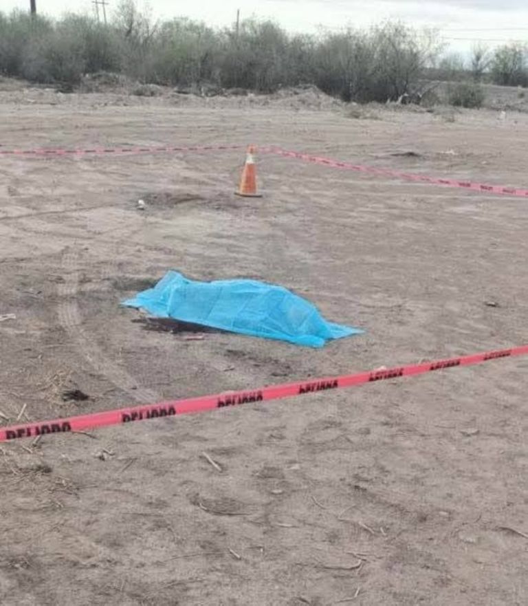 El cuerpo fue cubierto con una sábana antes de su levantamiento