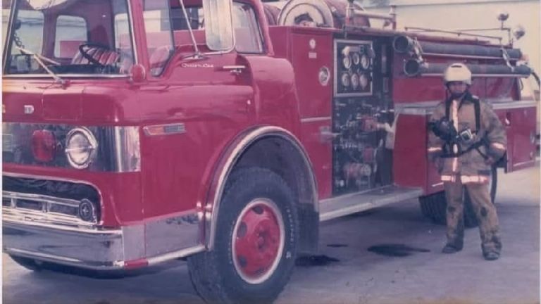 Se casaron vestidos de bomberos; en bodas de oro repitieron la historia en Ciudad Obregón