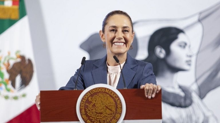 Claudia Sheinbaum evita declarar sobre OVNIs y deja el tema para científicos y la Sedena