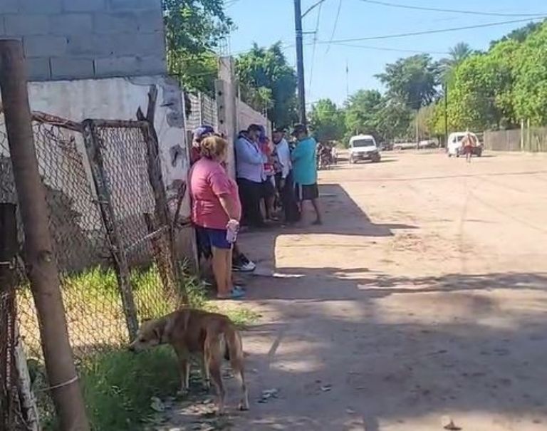 Vecinos y familiares acudieron al lugar de los hechos