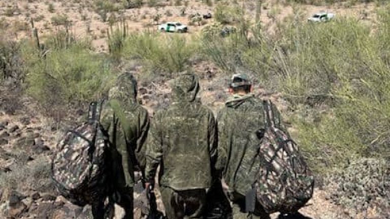 Patrulla Fronteriza auxilia a migrantes mexicanos por calor en reserva Tohono O’odham