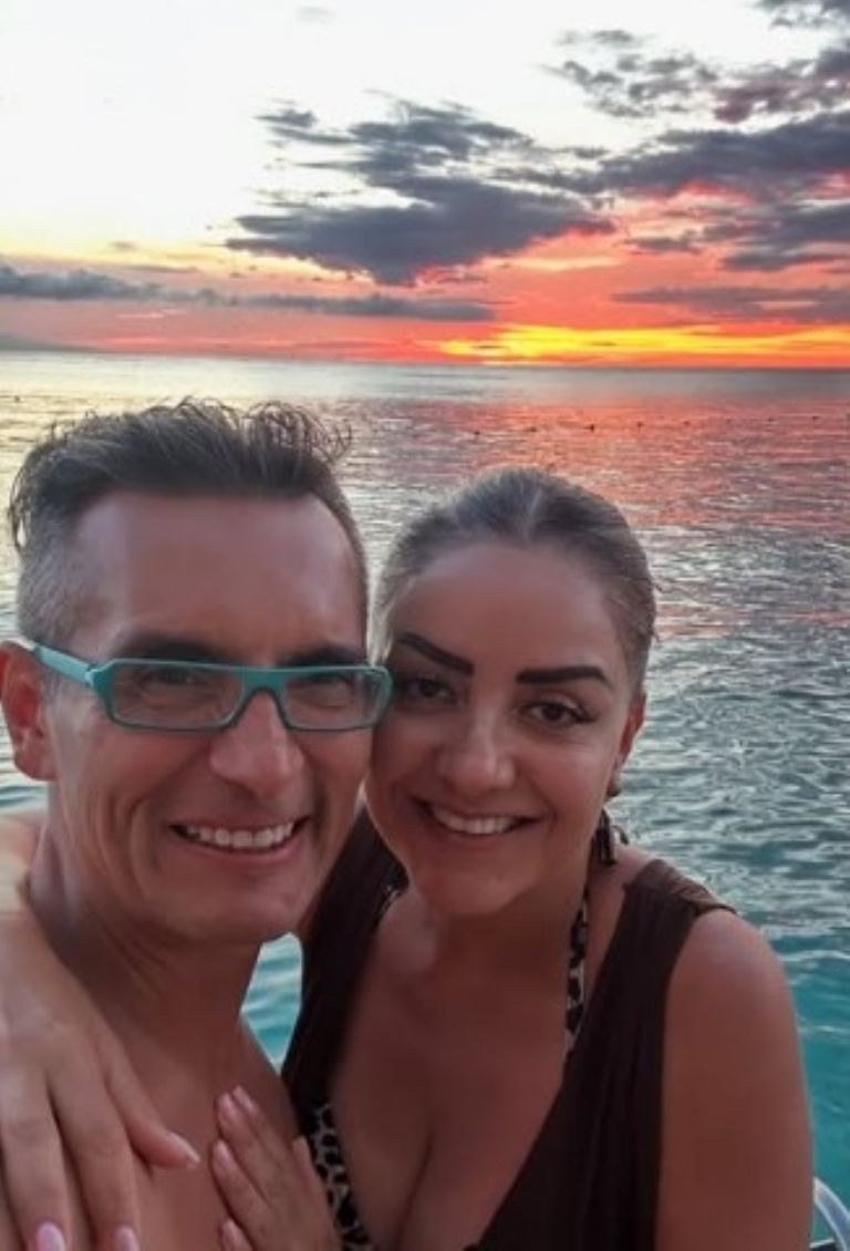 El conductor y su esposa 