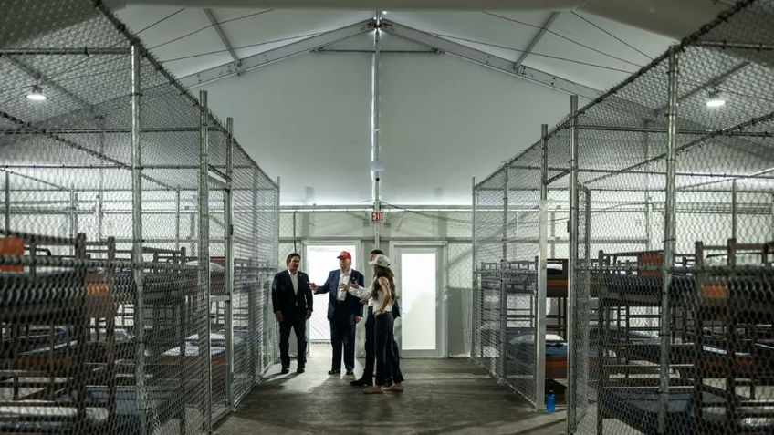 Sheinbaum confirma que 81 mexicanos están detenidos en 'Alligator Alcatraz' de Florida