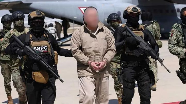 ¿Presión de Trump? México envía más narcos a EU; extradita a 26 criminales de alto rango