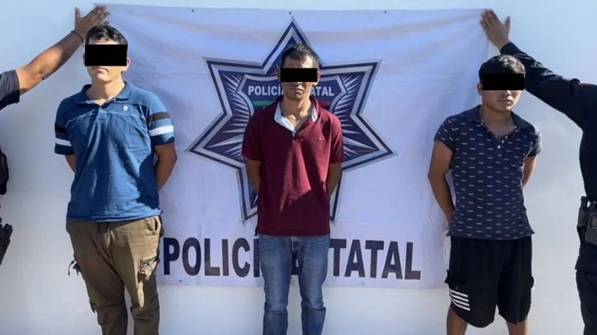 Conducían vehículo robado: Detienen a tres hombres con material bélico en Ciudad Obregón