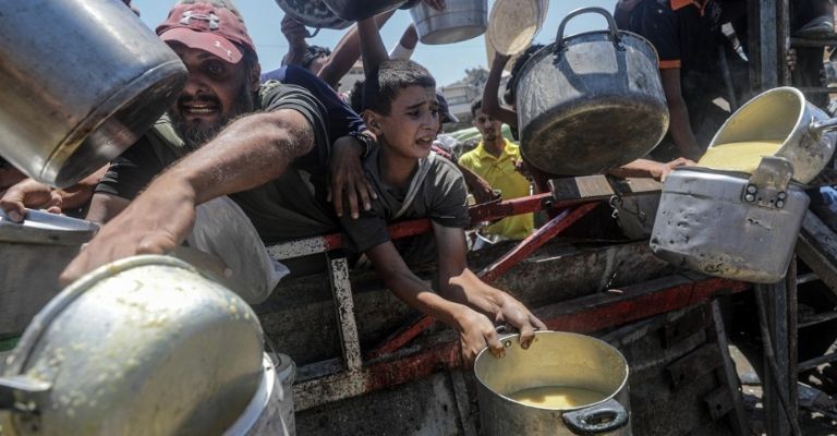 Israel autoriza reanudación del envío de refugios a Gaza