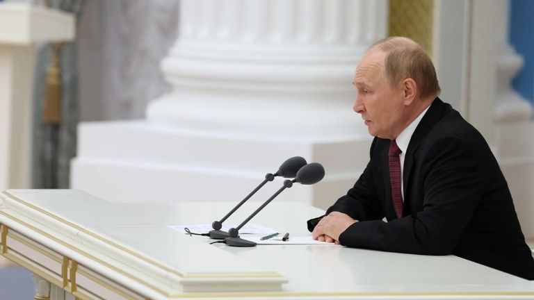 Zelensky advierte que Putin no muestra interés en cumbre tripartita pese a avances entre Trump y Rusia