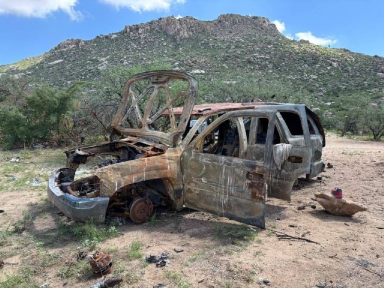 Madres Buscadoras reportan hallazgo de cuerpos y vehículos incinerados en la frontera de Sonora