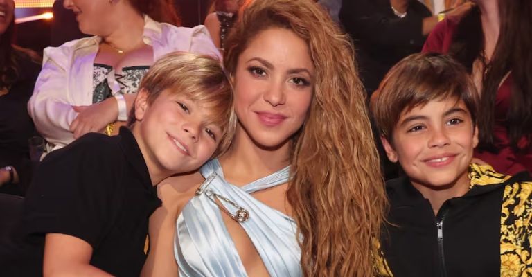La cantante con sus hijos Milan y Sasha 