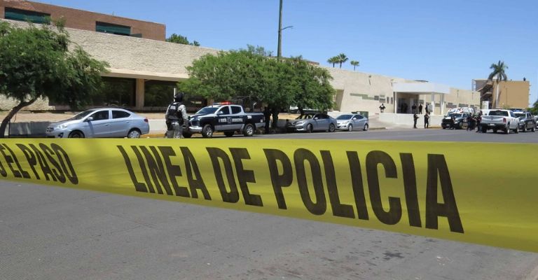 Reportan llegada de joven privado de la libertad a hospital; está golpeado