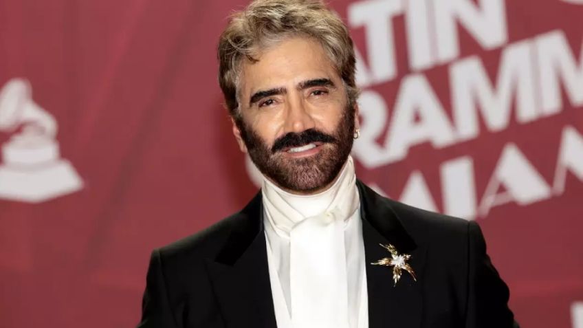 'Sacan' del clóset a Alejandro Fernández; filtran FOTO del cantante con hombre en Tulum