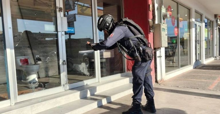 Un negocio del sector sufrió daños materiales a causa de los disturbios