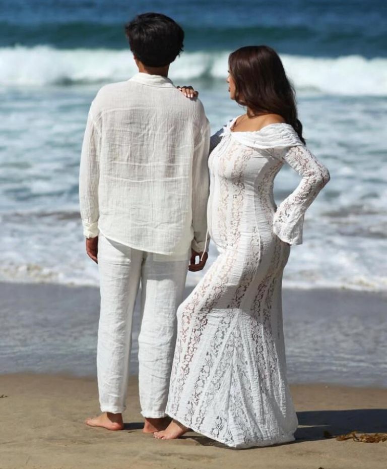 Ambos mirando el mar 