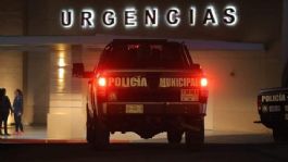 Foto que representa a Choca a taxi, huye y termina volcado en el Periférico Colosio; hay dos detenidos en Nogales