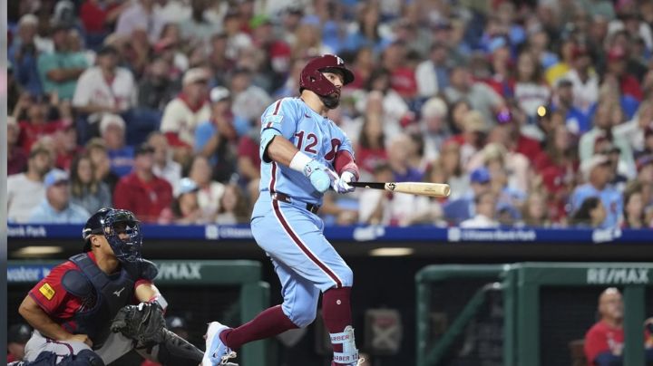 Kyle Schwarber entra a los libros de historia de la MLB en la victoria de los Philadelphia Phillies