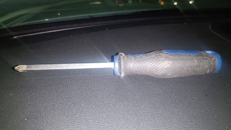 Autoridades aseguraron el desarmador del presunto agresor. Foto: Facebook