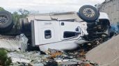 Foto ilustrativa de la nota titulada: Muere chofer de tráiler en carretera Magdalena - Santa Ana; quedó prensado tras volcar