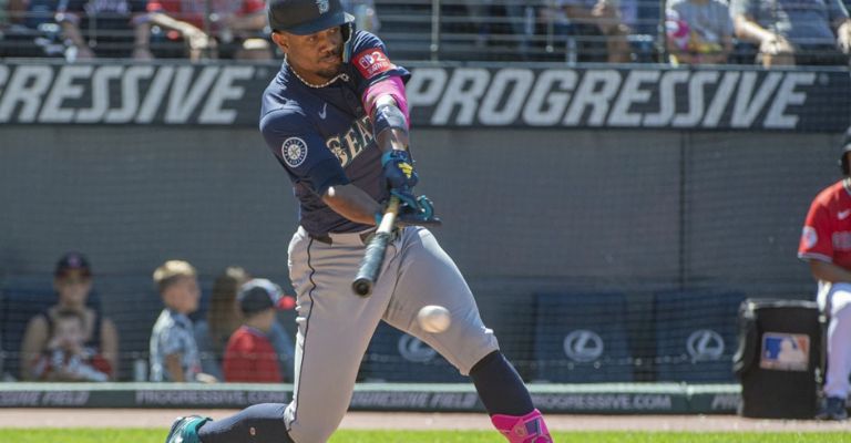 Julio conecta el sencillo dentro del cuadro