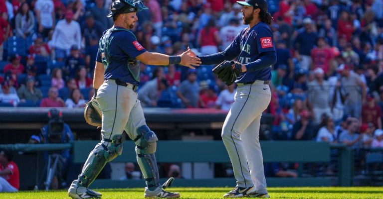 Raleigh felicita a Muñoz después de conseguir el rescate