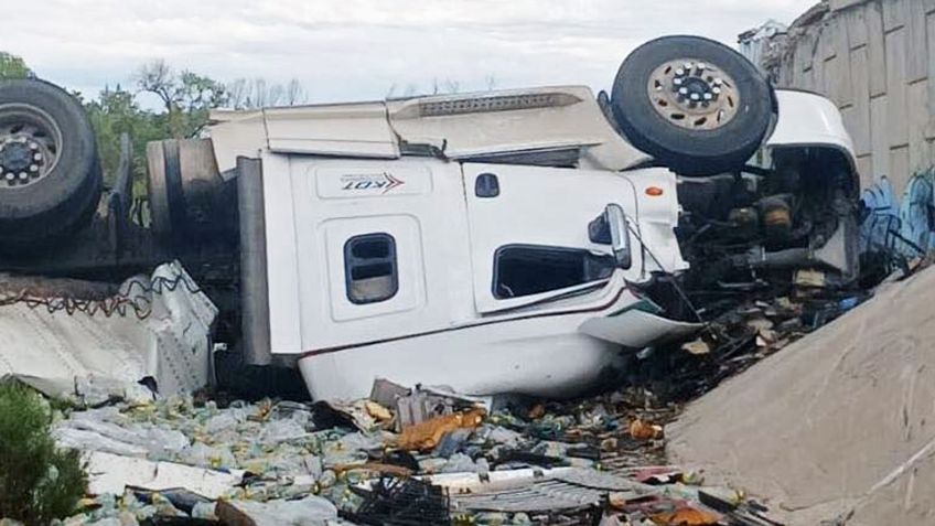 Muere chofer de tráiler en carretera Magdalena - Santa Ana; quedó prensado tras volcar