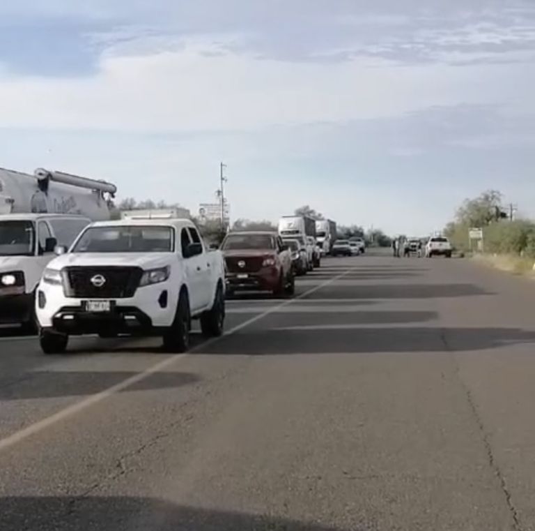 El bloqueo se mantiene, según reporte de las 09:00 horas. Foto: Facebook