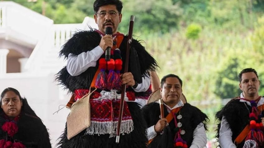 Sheinbaum defiende ceremonia de entrega del bastón de mando a ministros de la SCJN