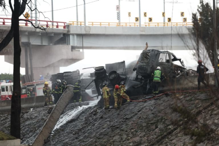 Autoridades de la CDMX investigan las causas del siniestro. Foto: Facebook