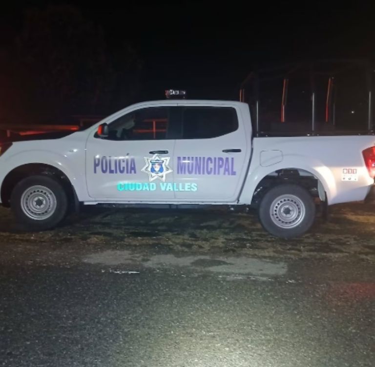 Los hombres están detenidos 